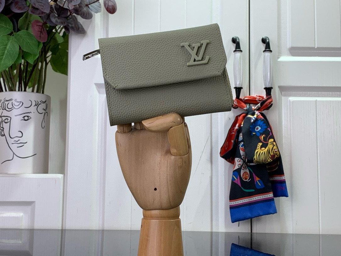 루이비통 여자 반지갑 M82410