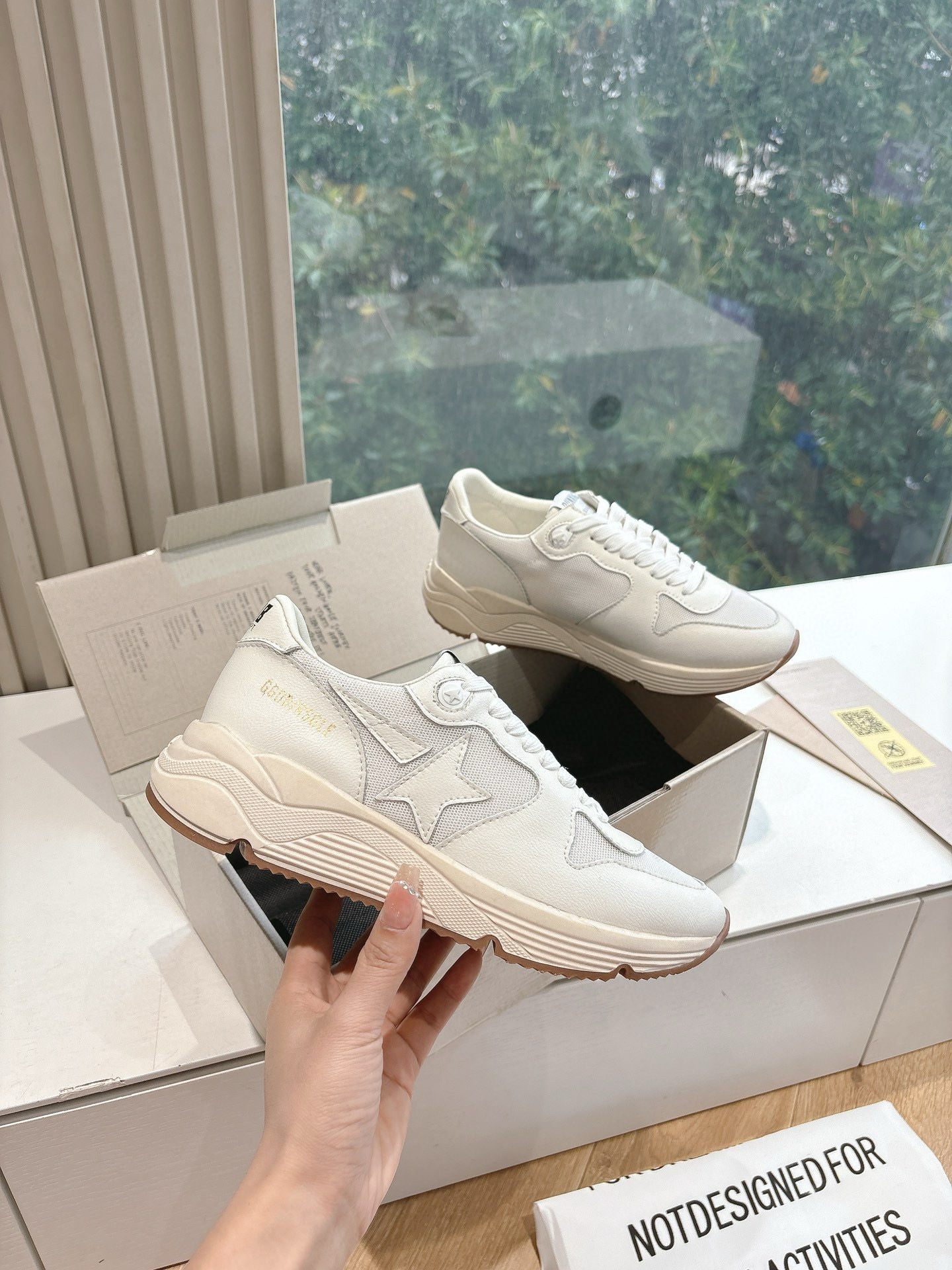 골든구스 남녀공용 스니커즈 신발 운동화