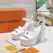 루이비통 여자 샌들 13cm