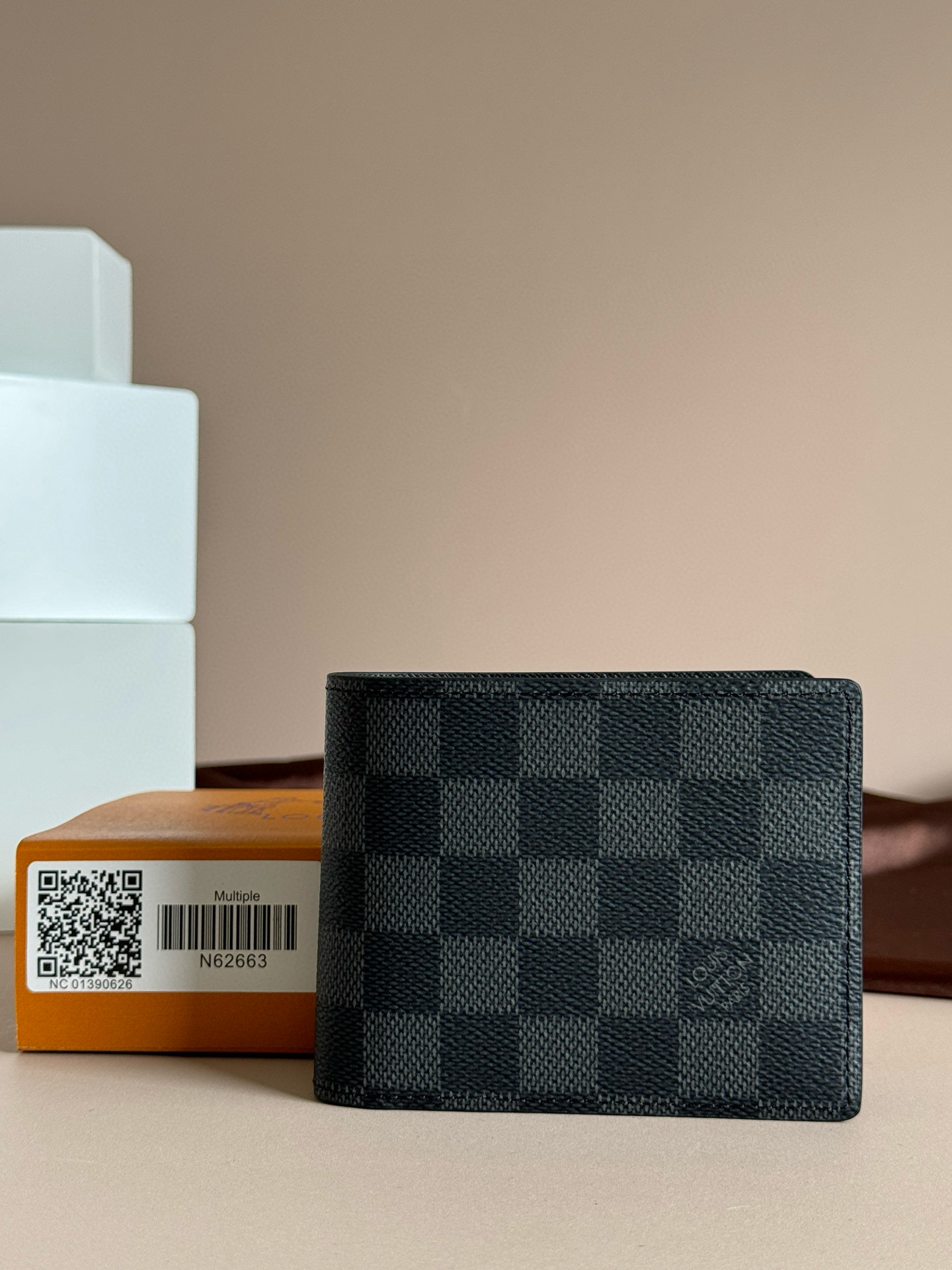 루이비통 남자 반지갑 N62663