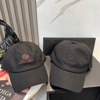 로로피아나 모자