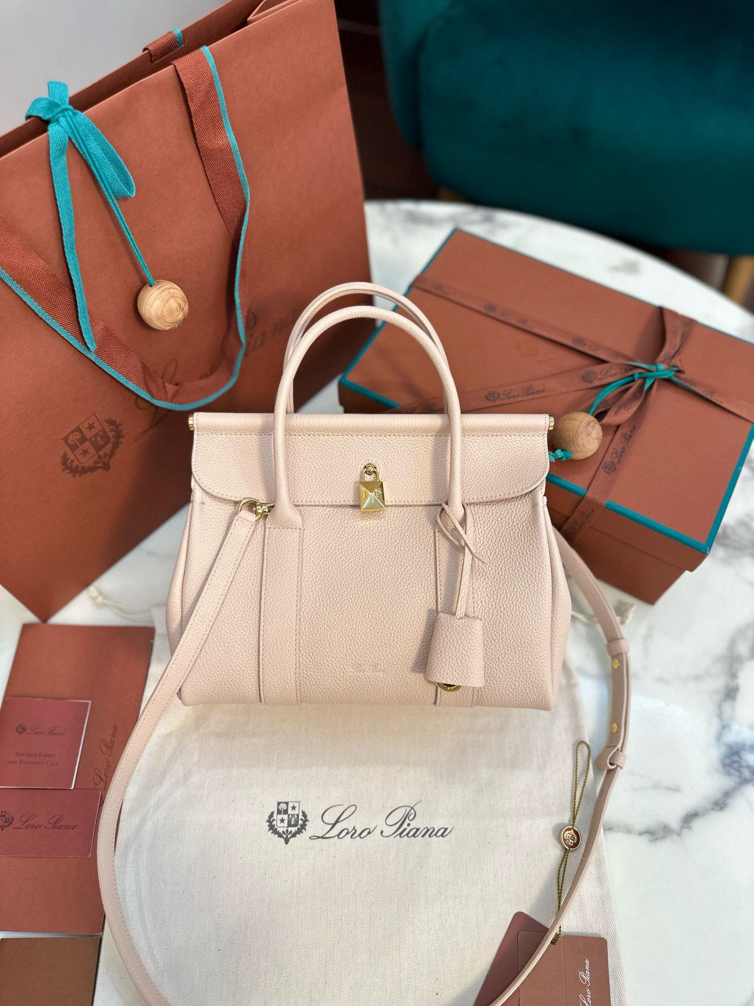 로로피아나 여자가방