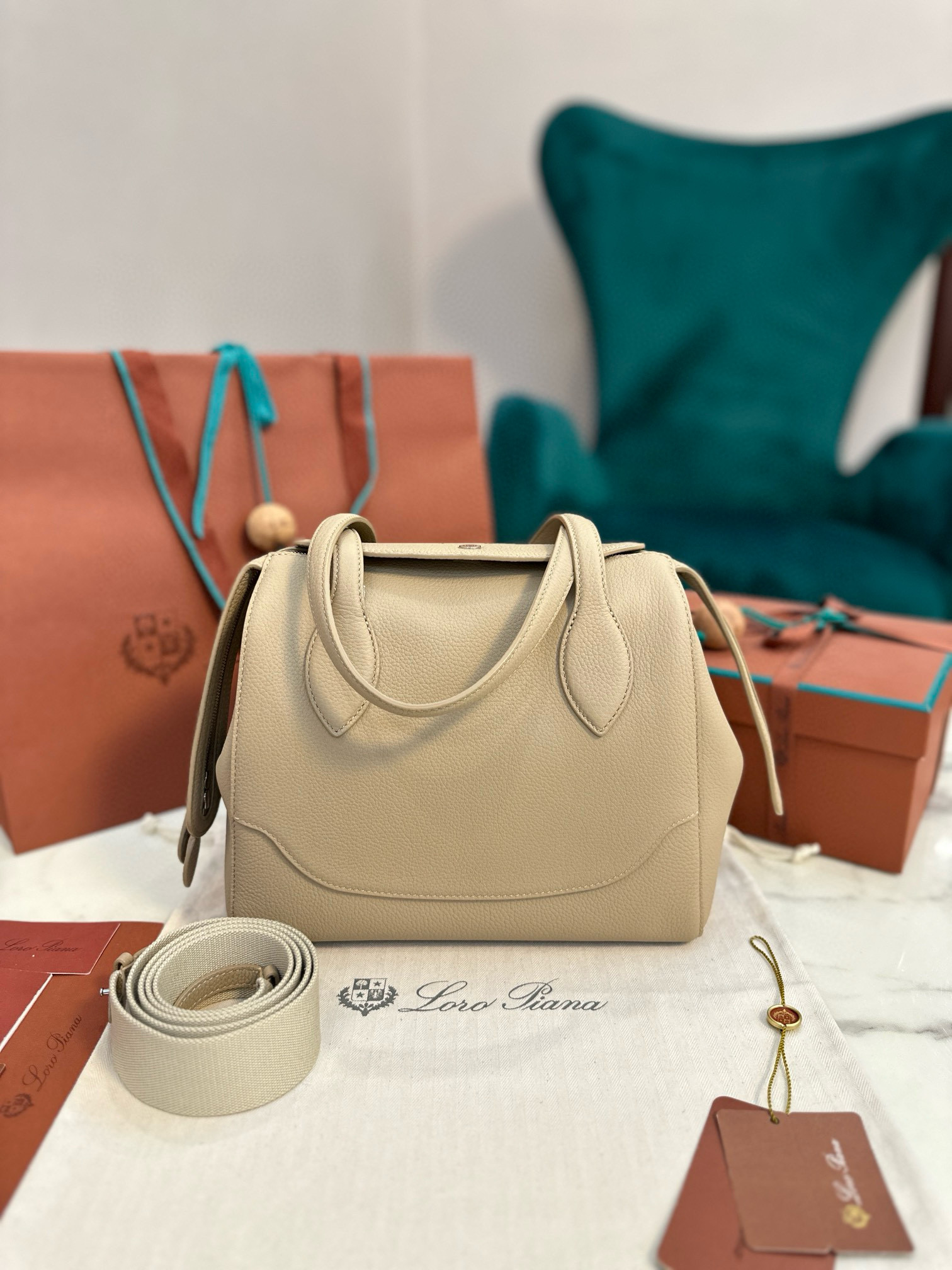 로로피아나 여자가방