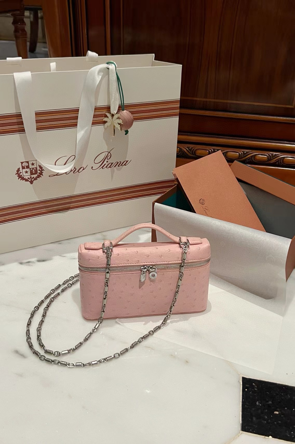 로로피아나 여자가방