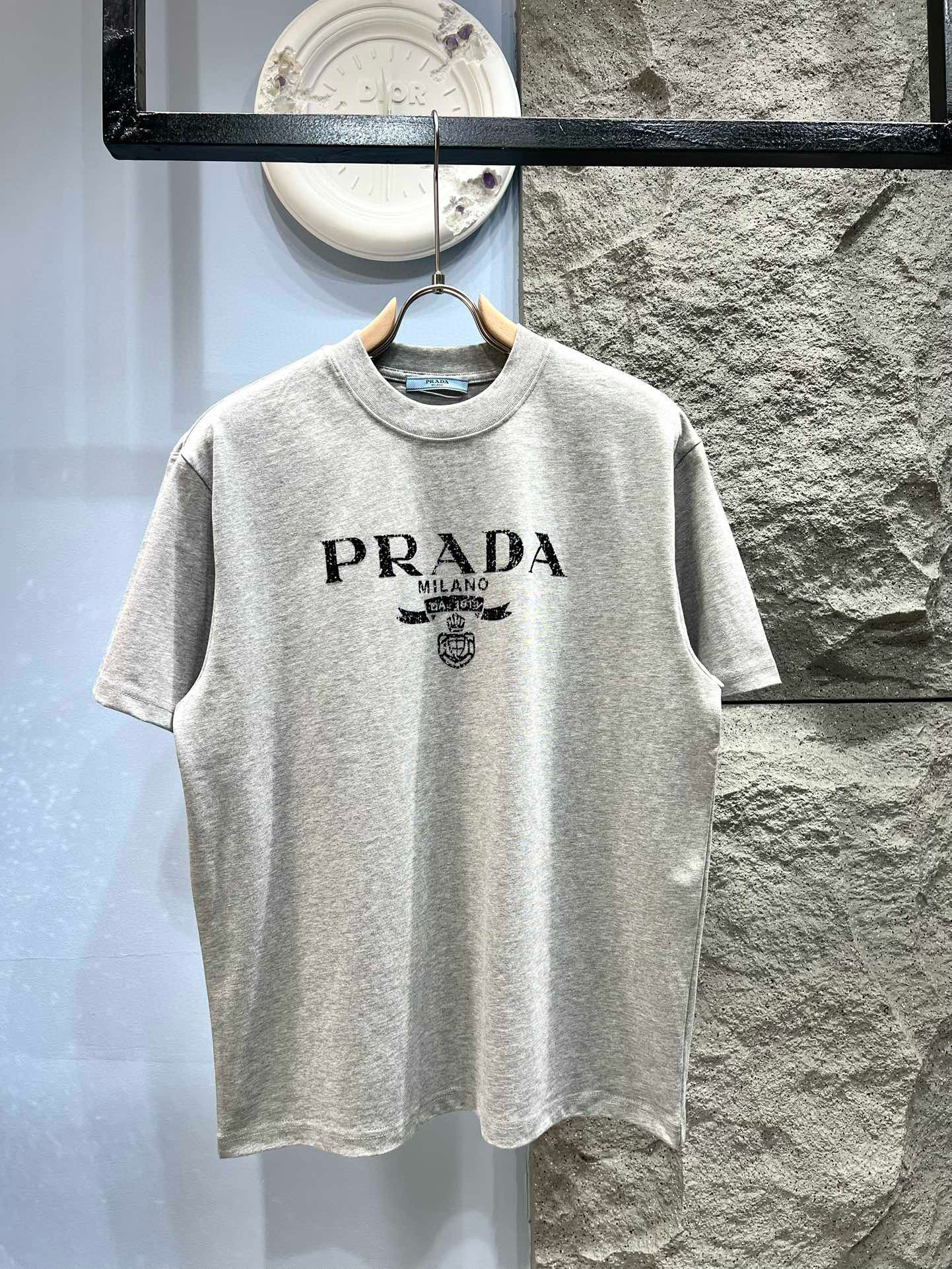 프라다 남자 반팔티