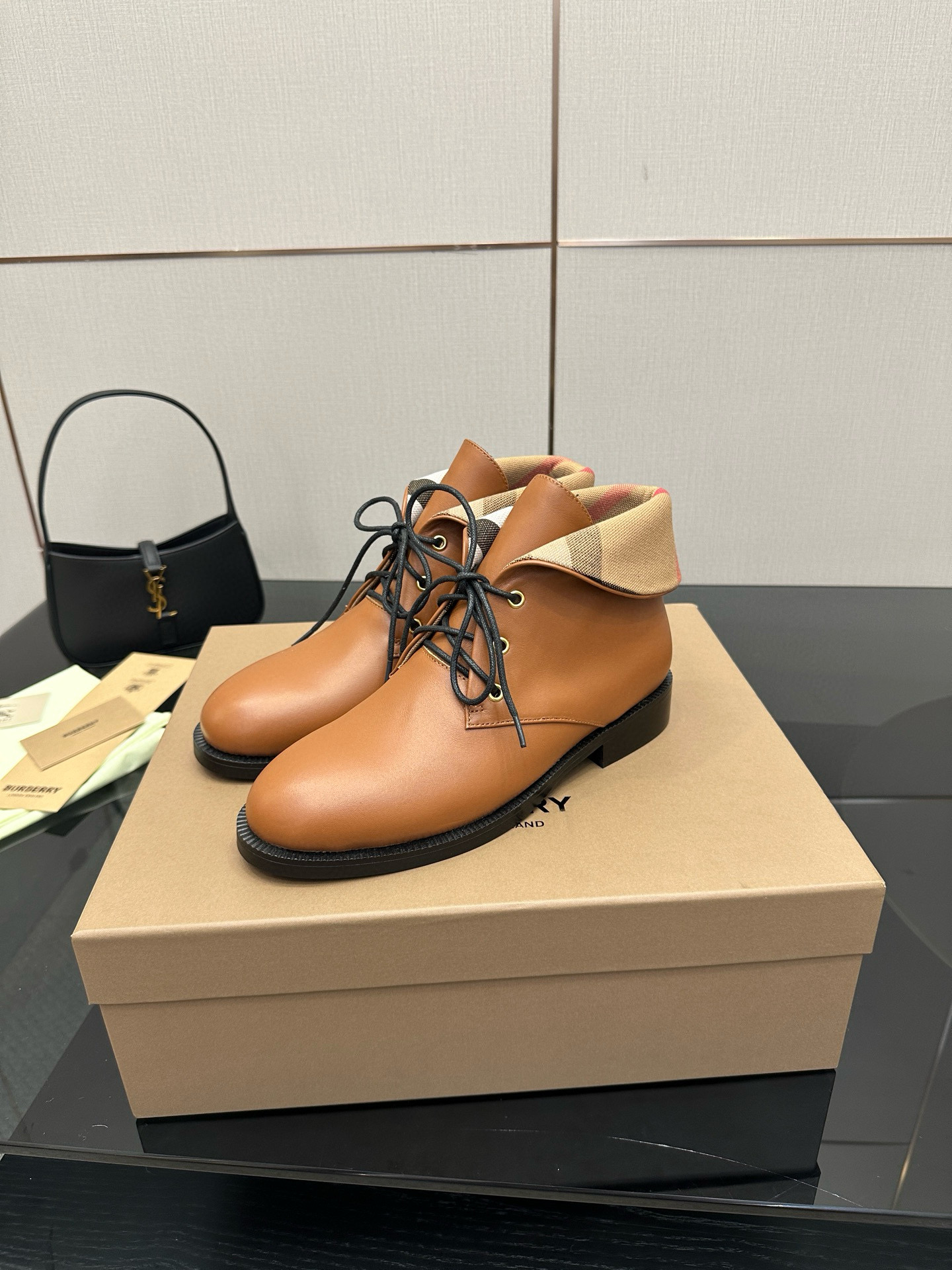 버버리 10CM 여자 부츠