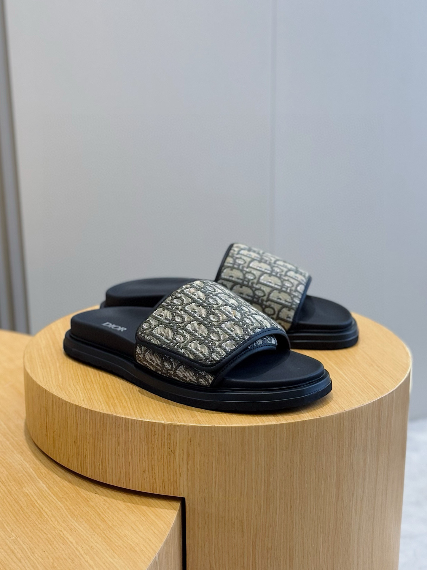 디올 남자 슬리퍼