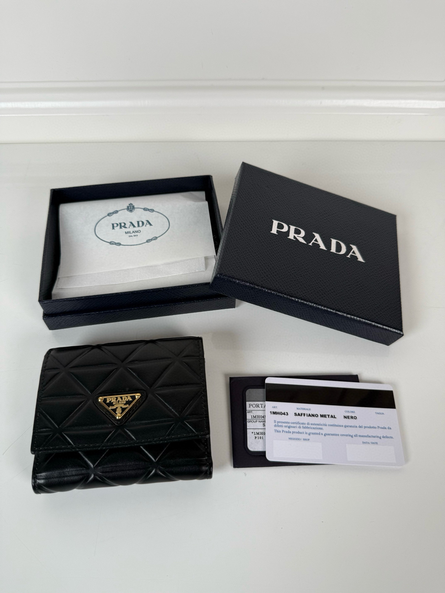프라다 1MH043 여자 반지갑