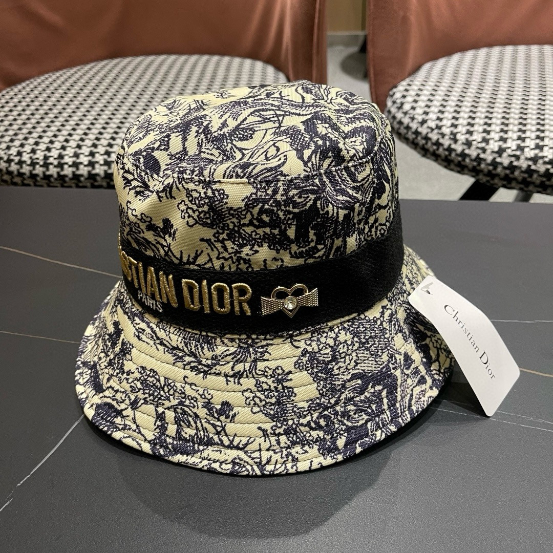 디올 모자