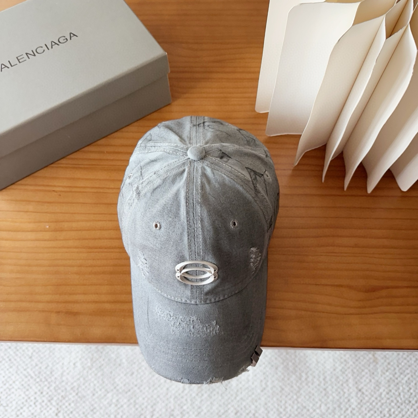 발렌시아가 모자