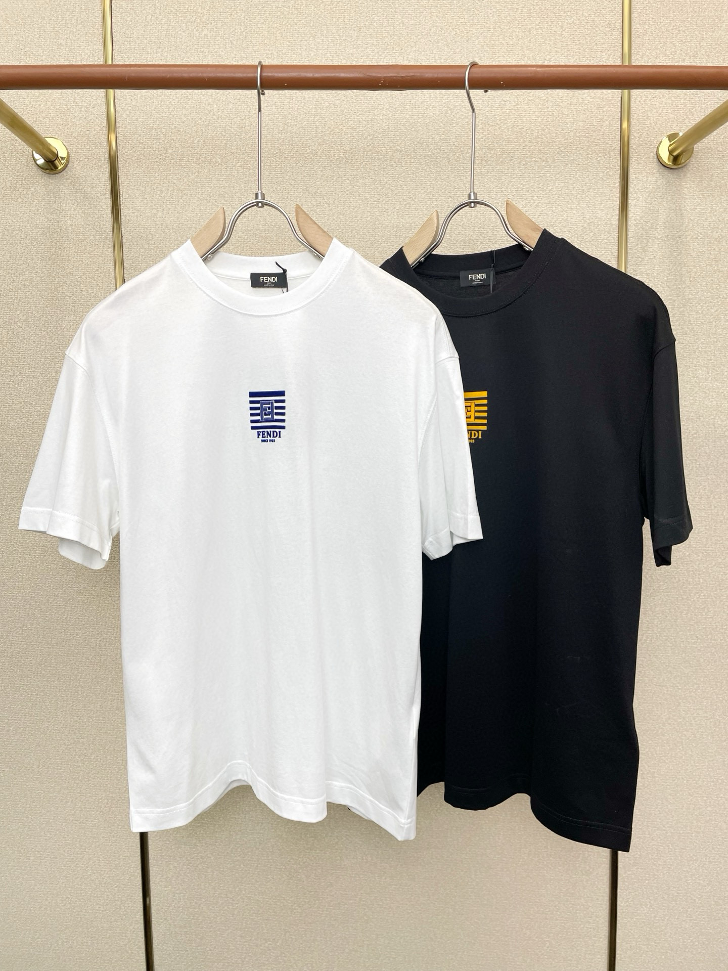 펜디 2컬러 남자 반팔티