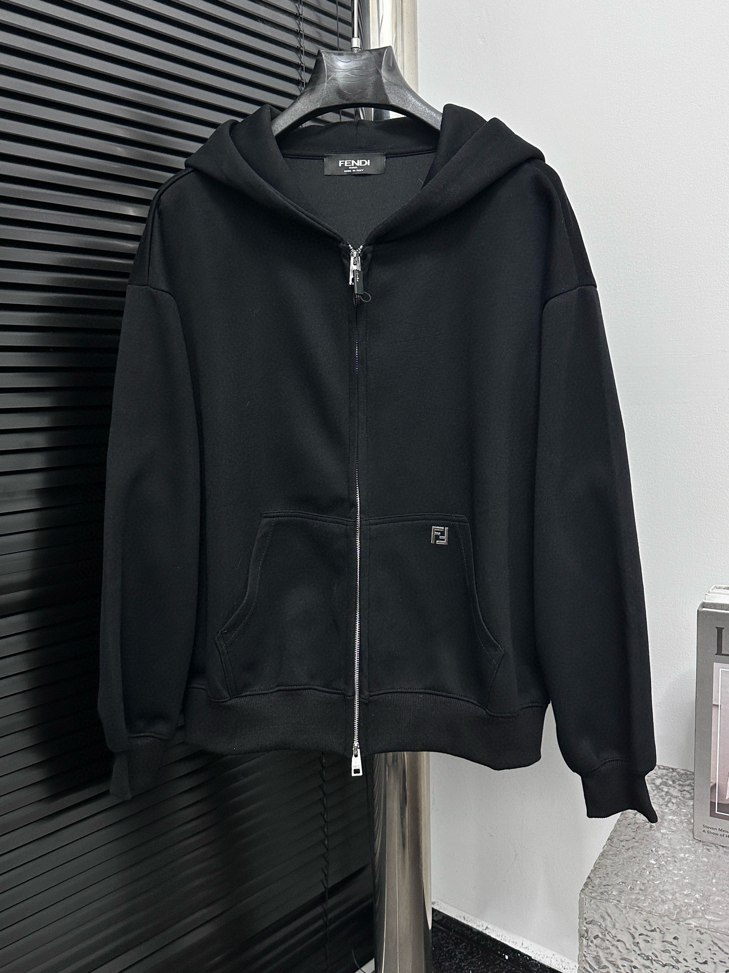 펜디 남자 가디건